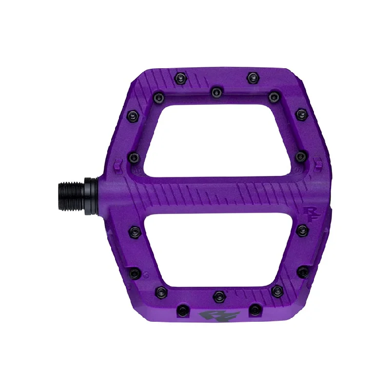 Bike horn clip-RaceFace Chester Pedals - Platform Composite 9/16" Small Purple