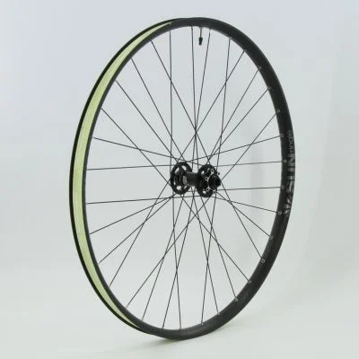 Road bike bar-Ft Whl,29R,Sun Duroc 35 32H Bk 15Ta,Bst,Dw,Tr,6Bt,Ss 29'' Alloy Wheels  Wheels  29''